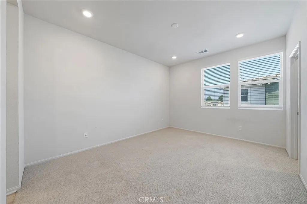 236 lockhart Way