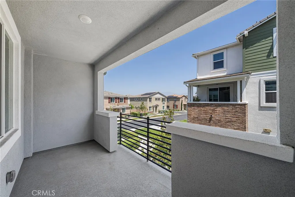 236 lockhart Way