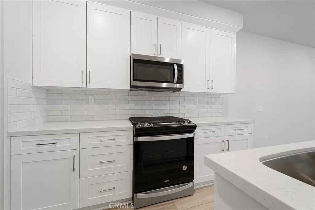 236 lockhart Way