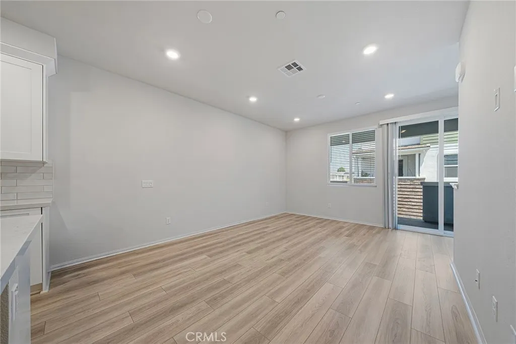 236 lockhart Way