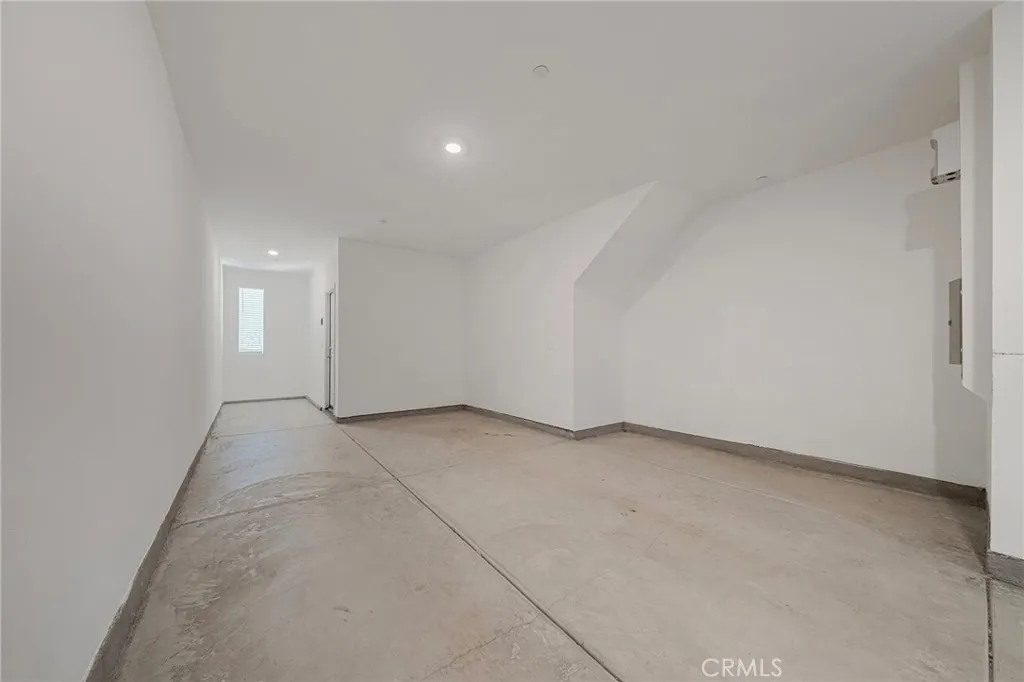 236 lockhart Way