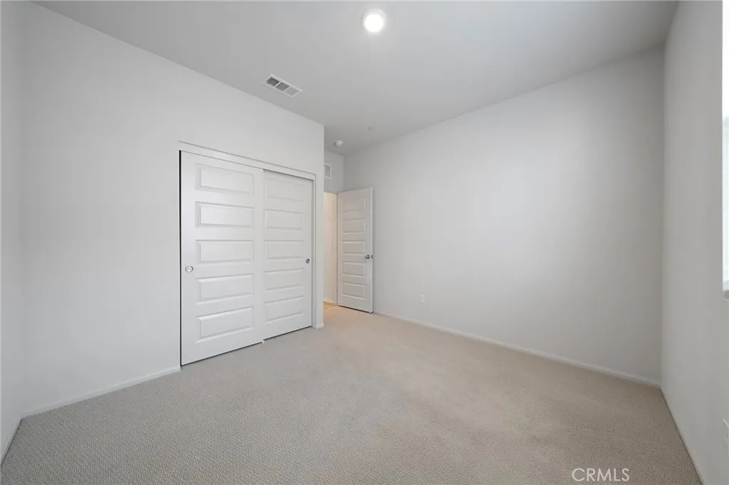 236 lockhart Way