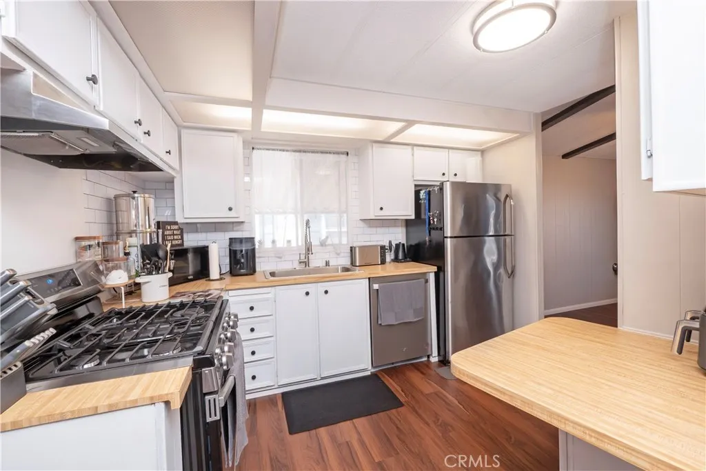1045 N Azusa #79