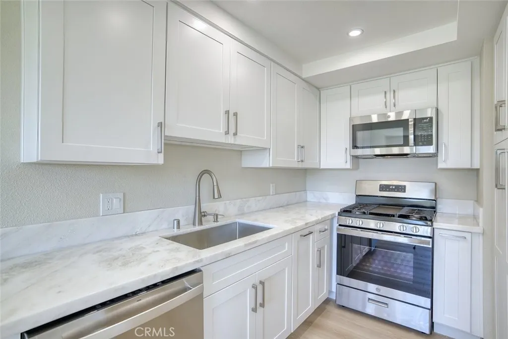 830 N Dalton #112