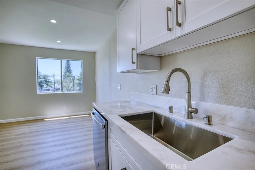 830 N Dalton #112
