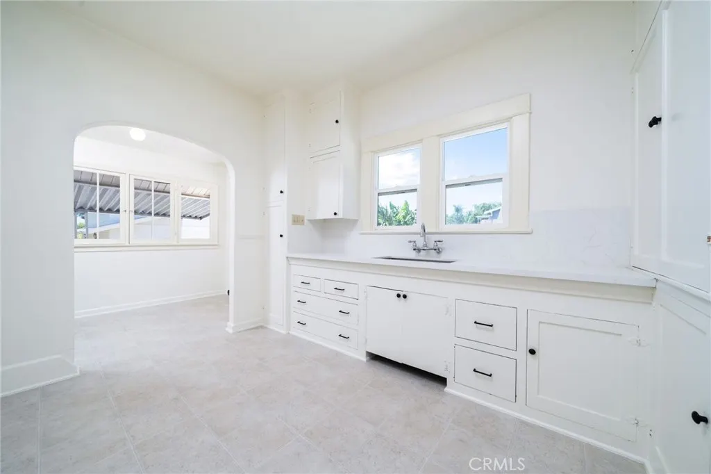 2382 Bonita Avenue