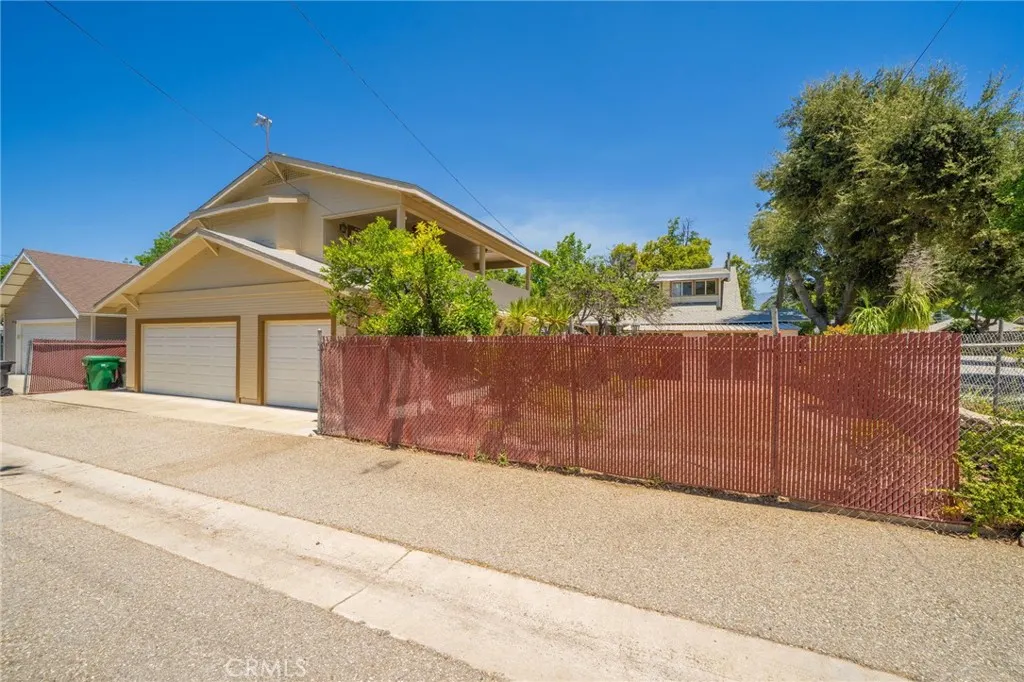 2382 Bonita Avenue