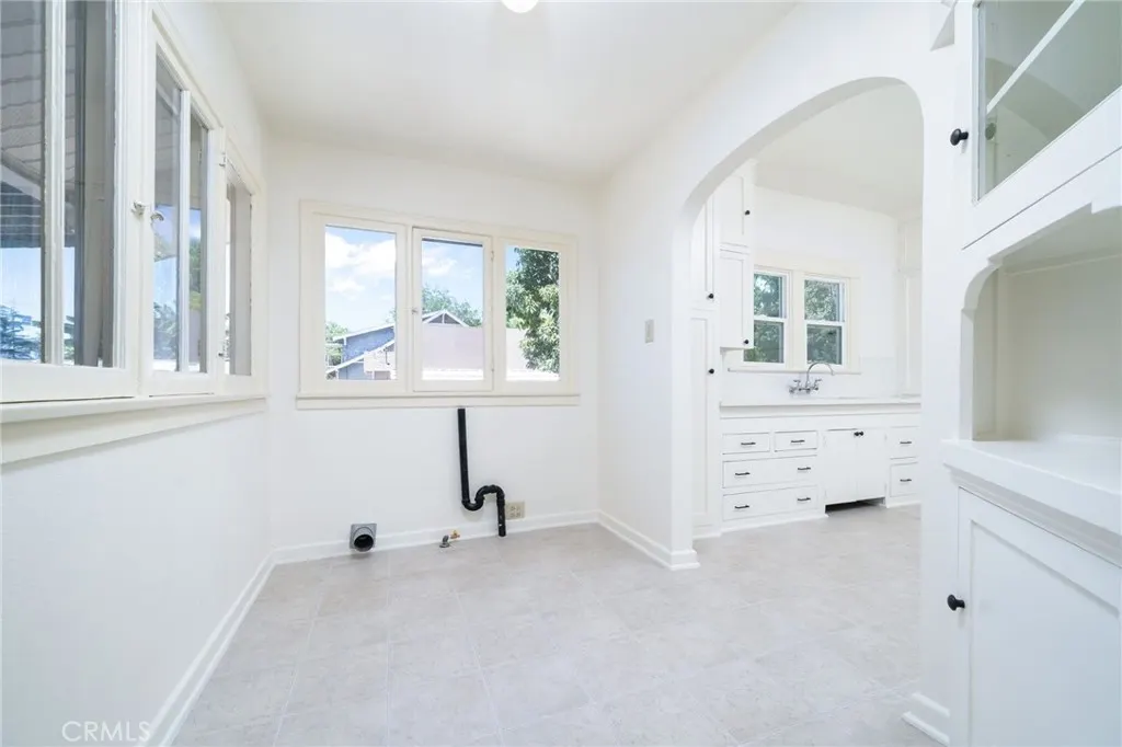 2382 Bonita Avenue
