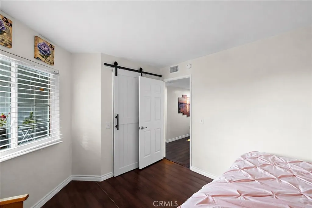 1083 Lakeview