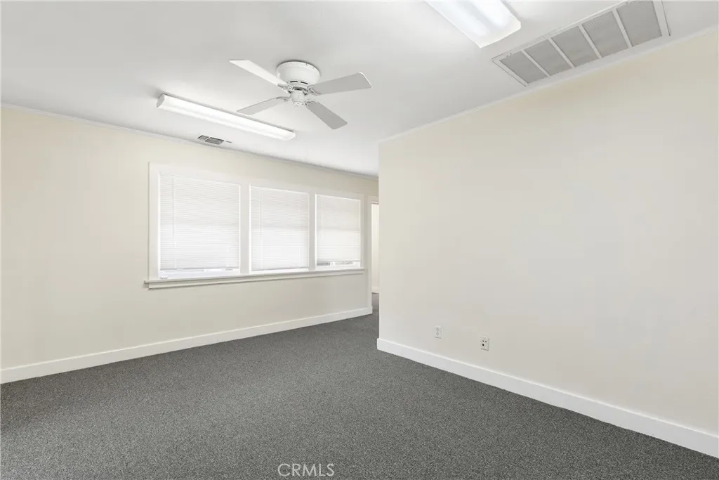 101 W Bennett Avenue