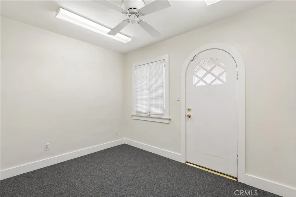 101 W Bennett Avenue