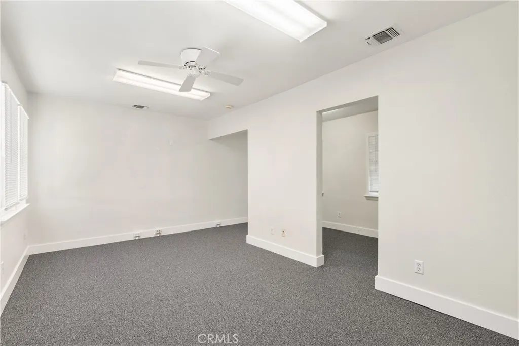 101 W Bennett Avenue