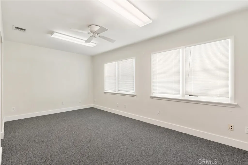 101 W Bennett Avenue