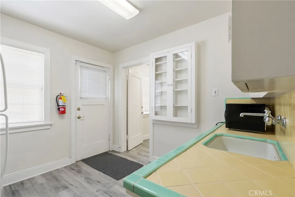 101 W Bennett Avenue