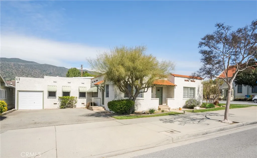 101 W Bennett Avenue