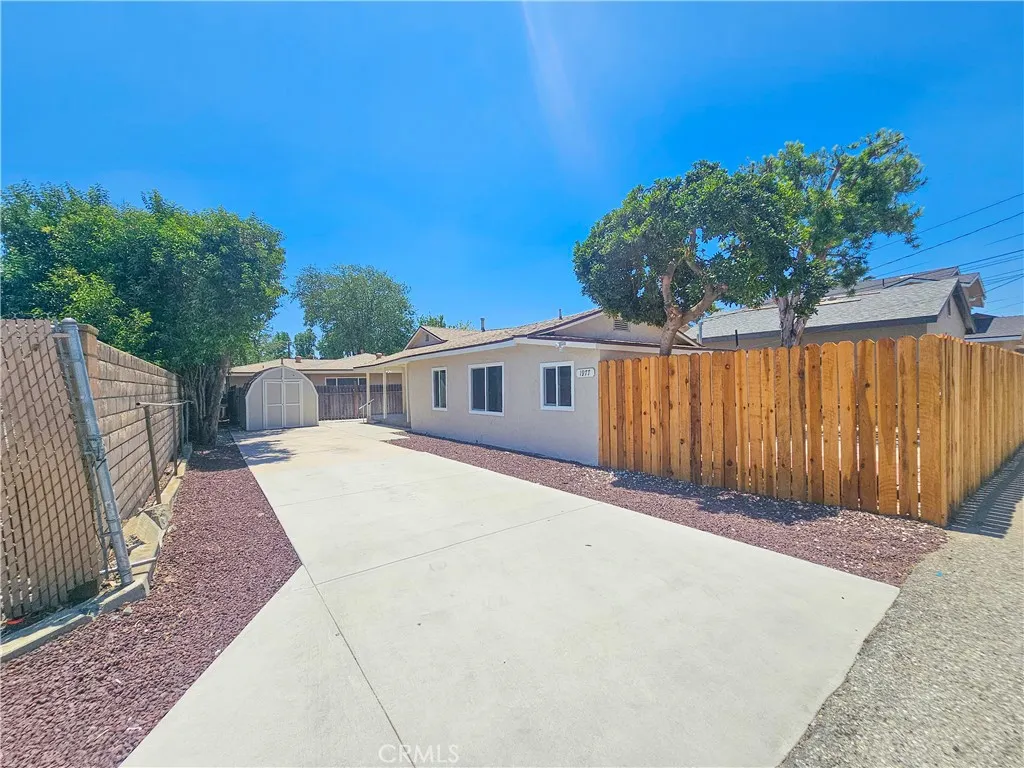 19771975 5th Street