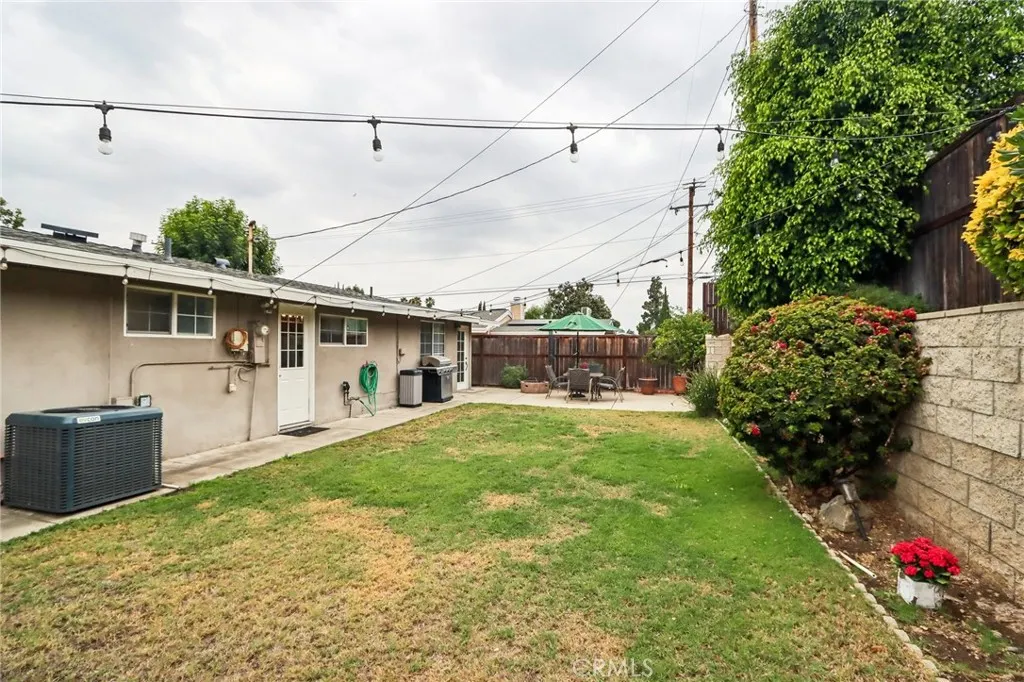 1107 E Walnut Avenue
