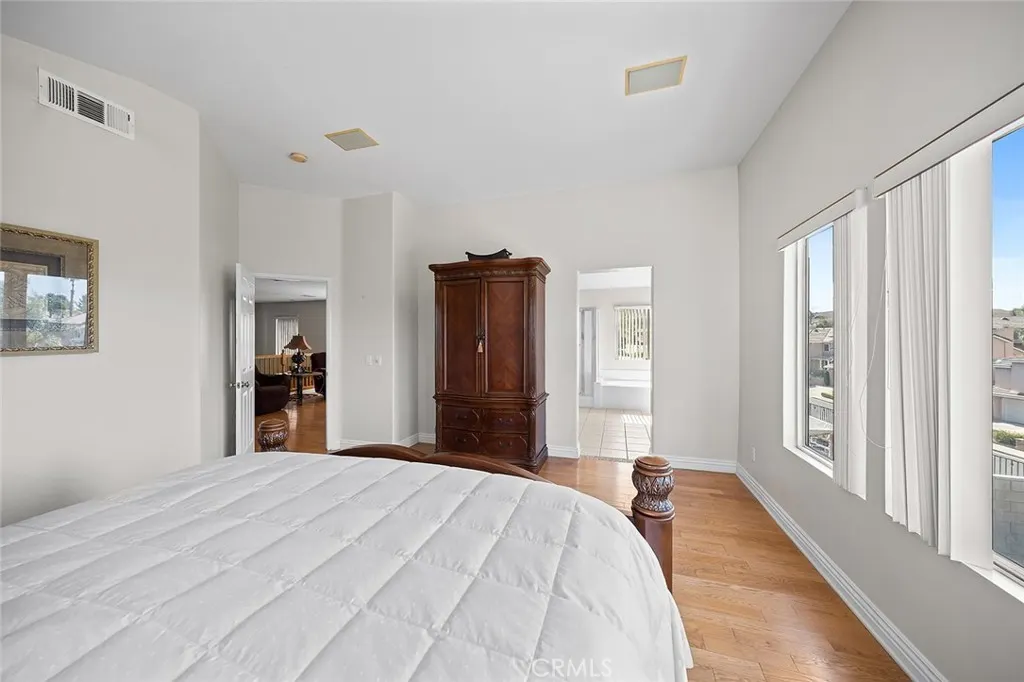 4220 Foxrun