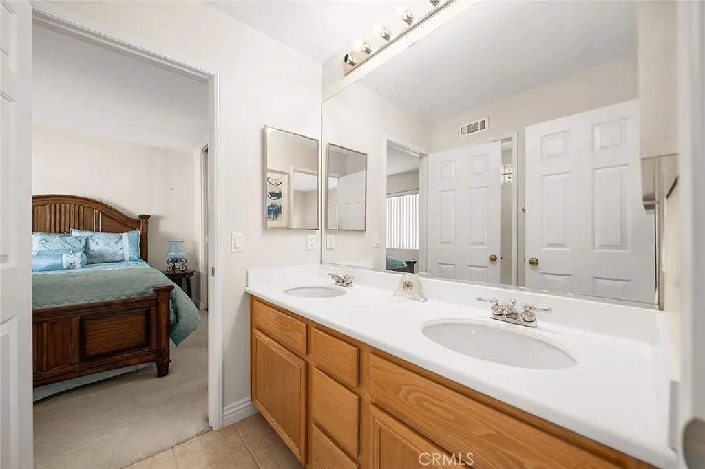 4220 Foxrun