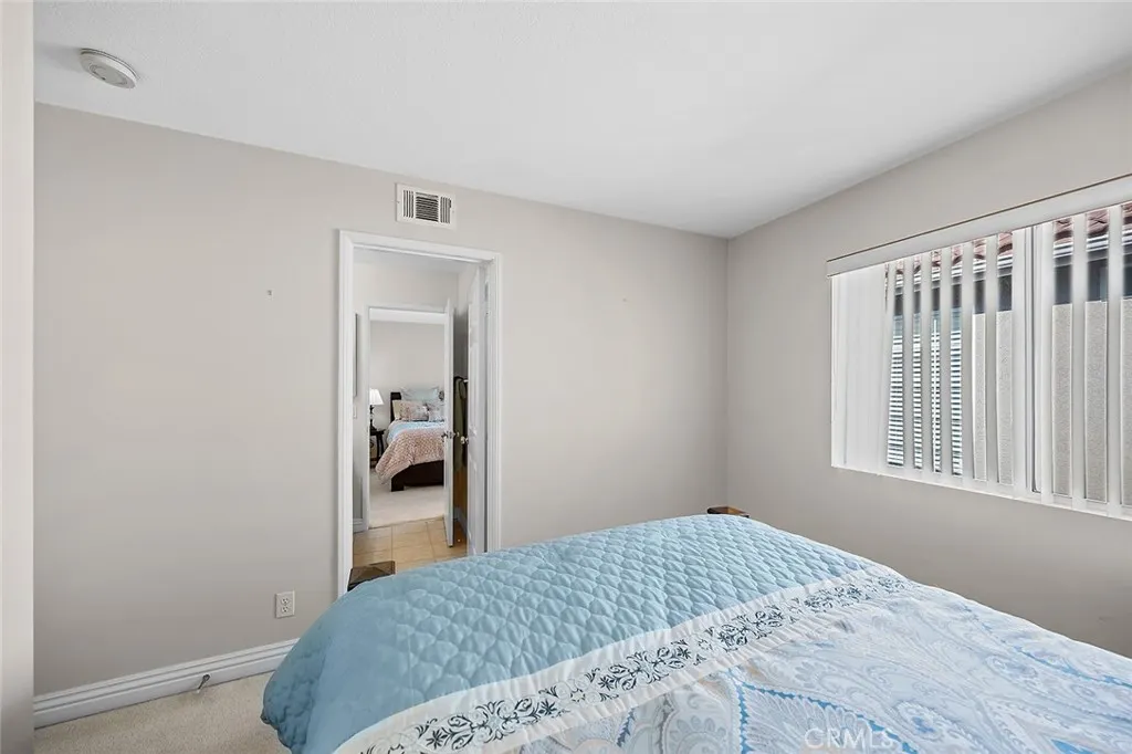 4220 Foxrun