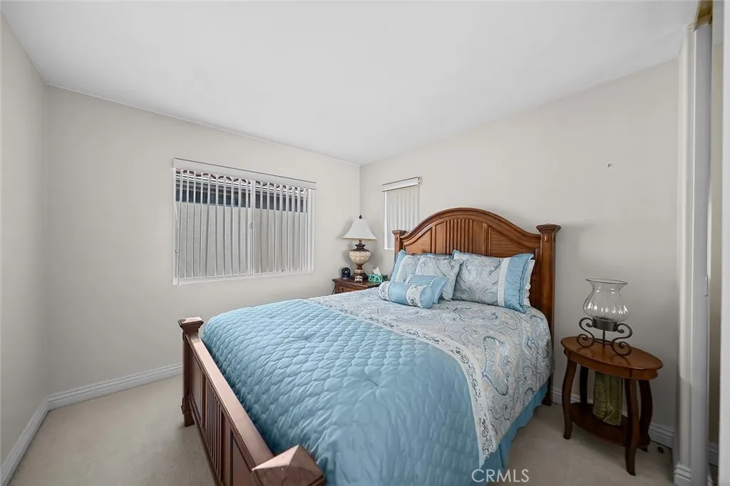 4220 Foxrun