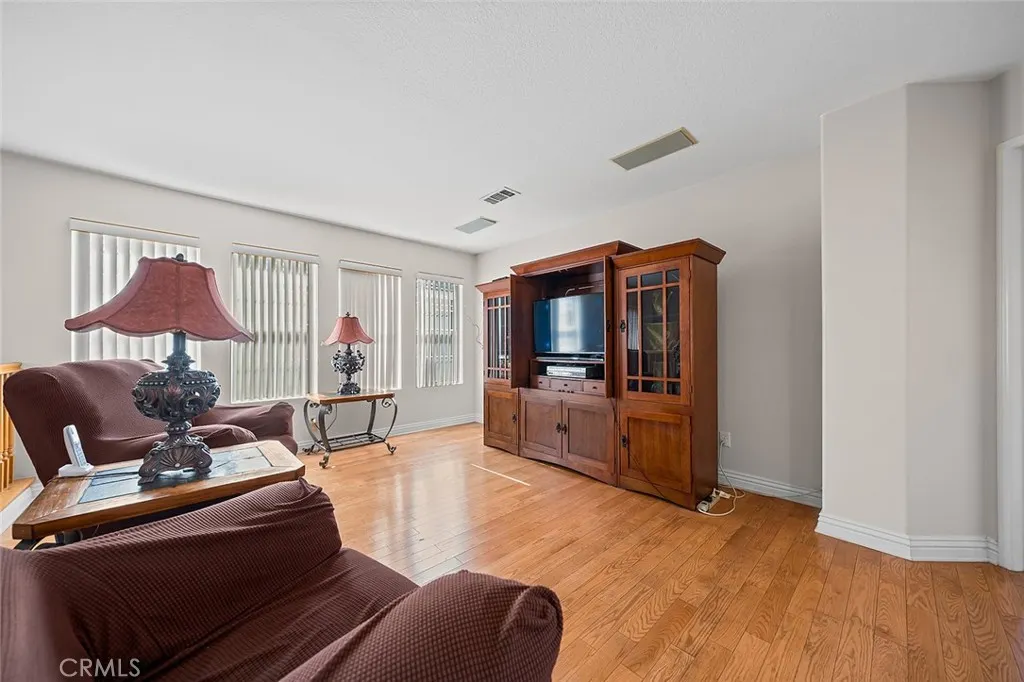 4220 Foxrun