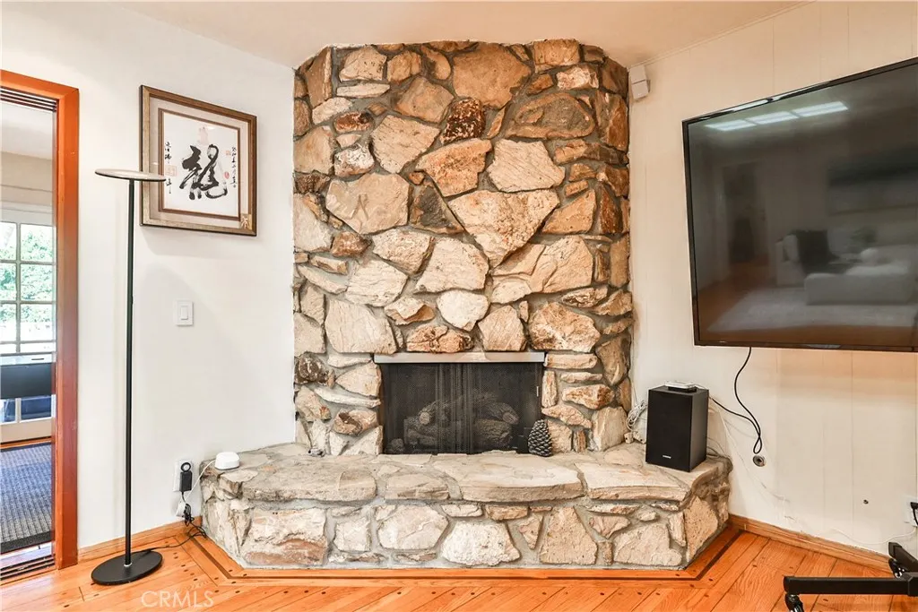 843 N Entrada