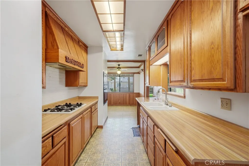 4139 N Ellen
