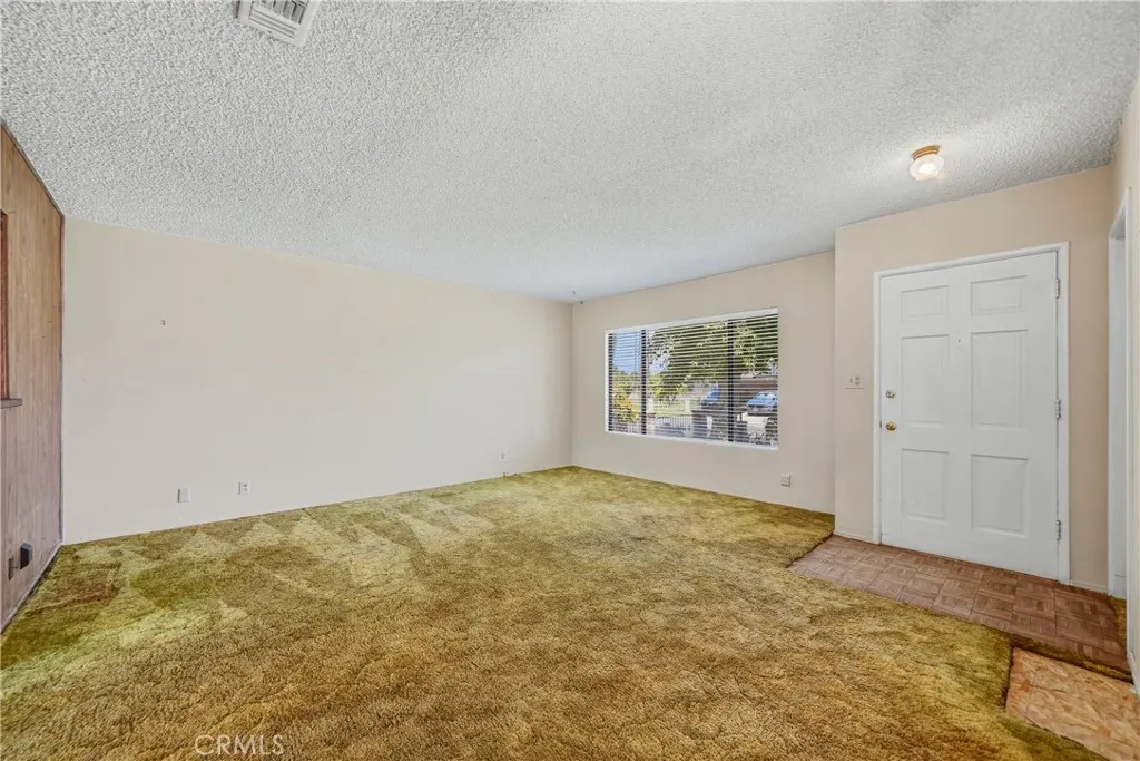4139 N Ellen