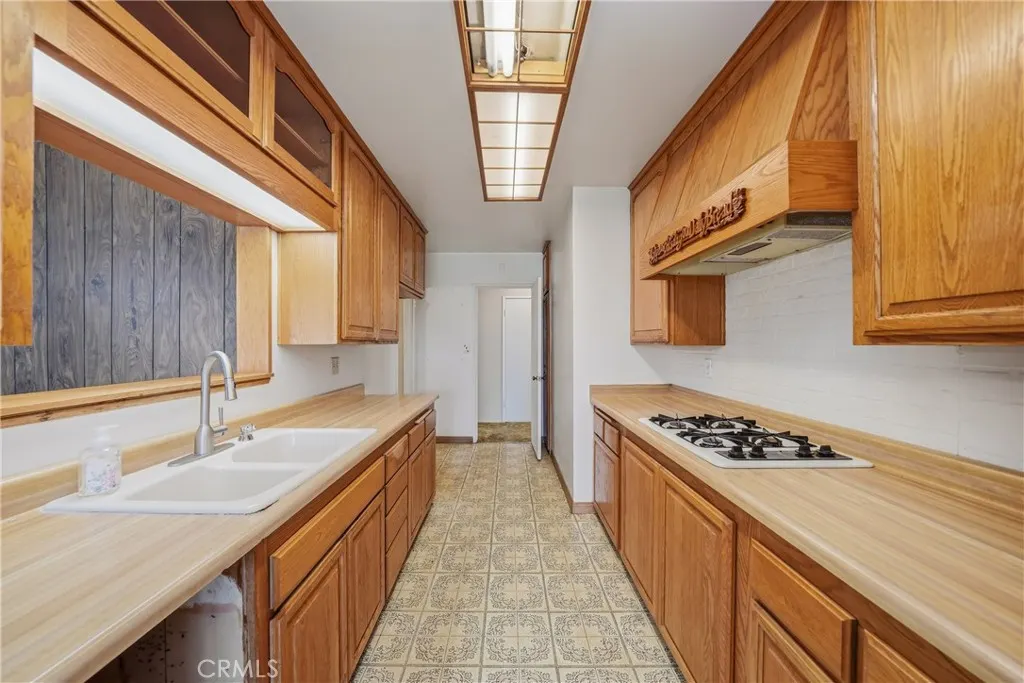 4139 N Ellen