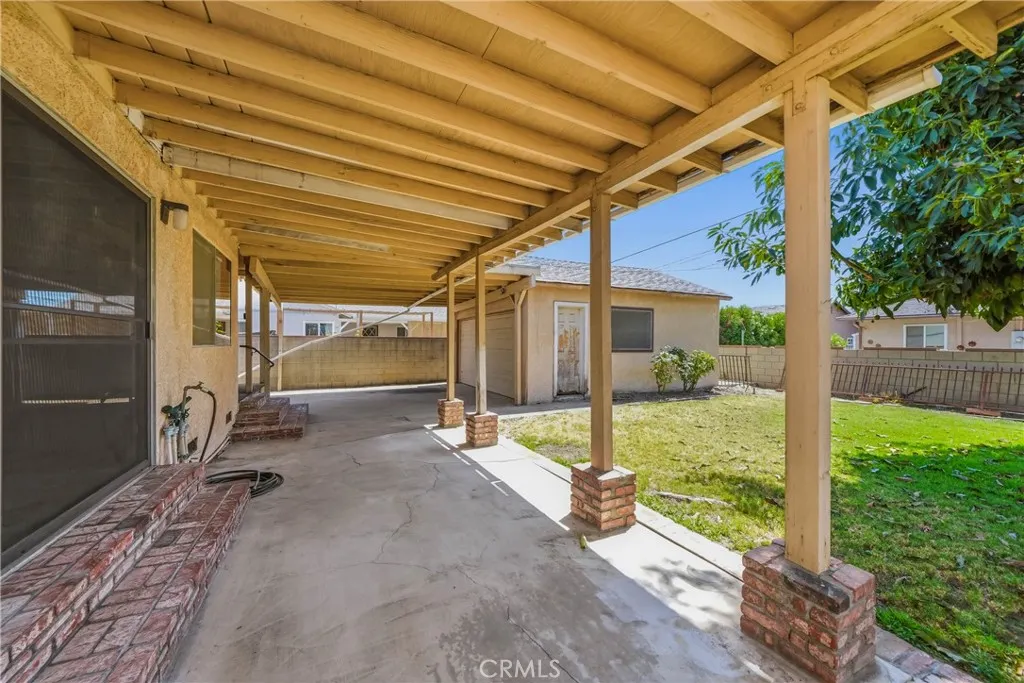 4139 N Ellen
