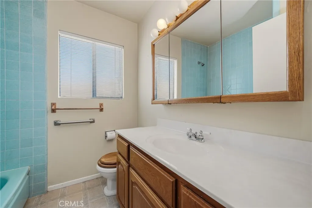 4139 N Ellen