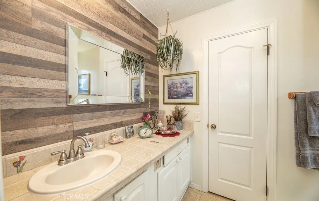 1362 Silver Lake Place