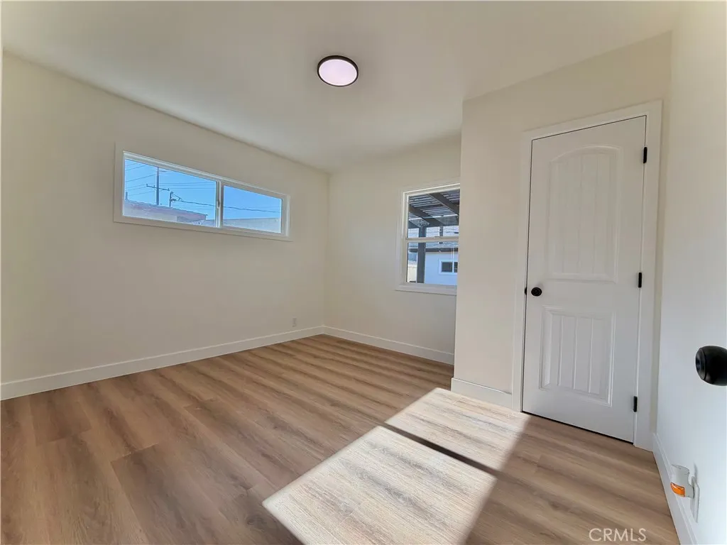 682 E La Verne Avenue