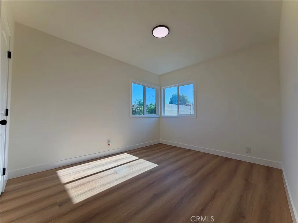 682 E La Verne Avenue