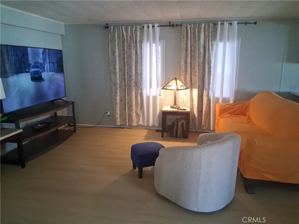 301 E Foothill Blvd #168