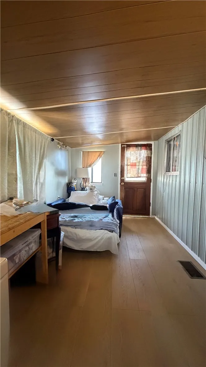 301 E Foothill Blvd #168