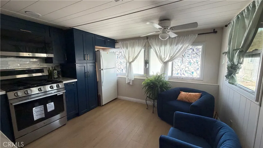 301 E Foothill Blvd #168