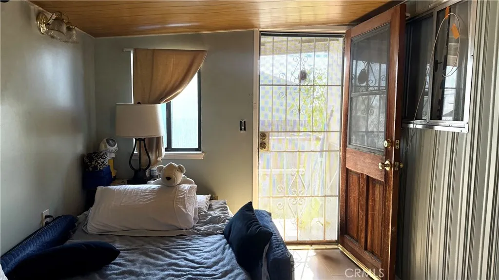 301 E Foothill Blvd #168
