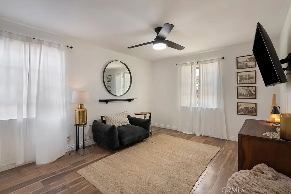 346 W Artesia