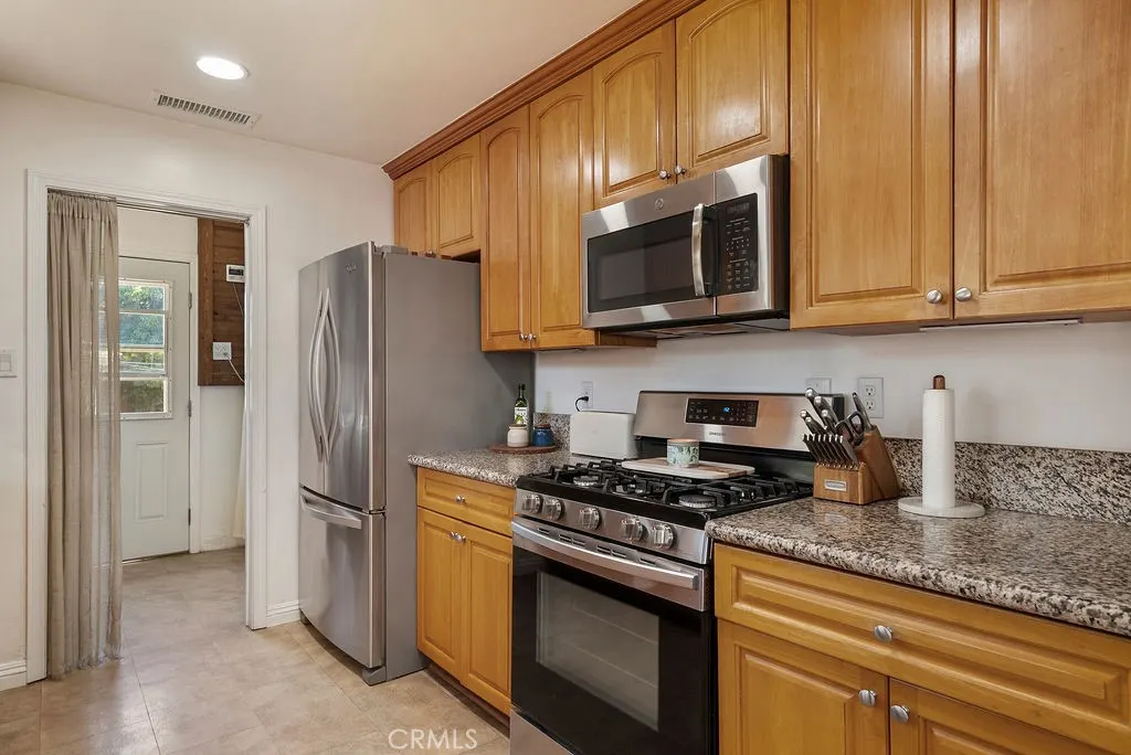 346 W Artesia