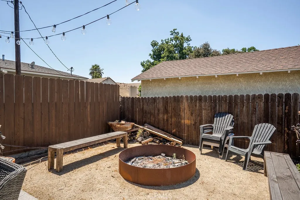346 W Artesia