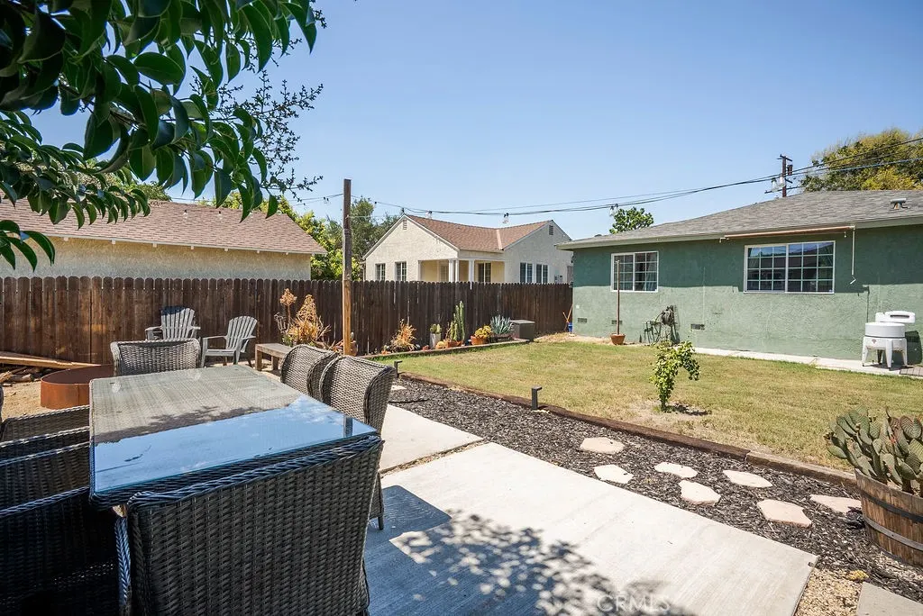 346 W Artesia