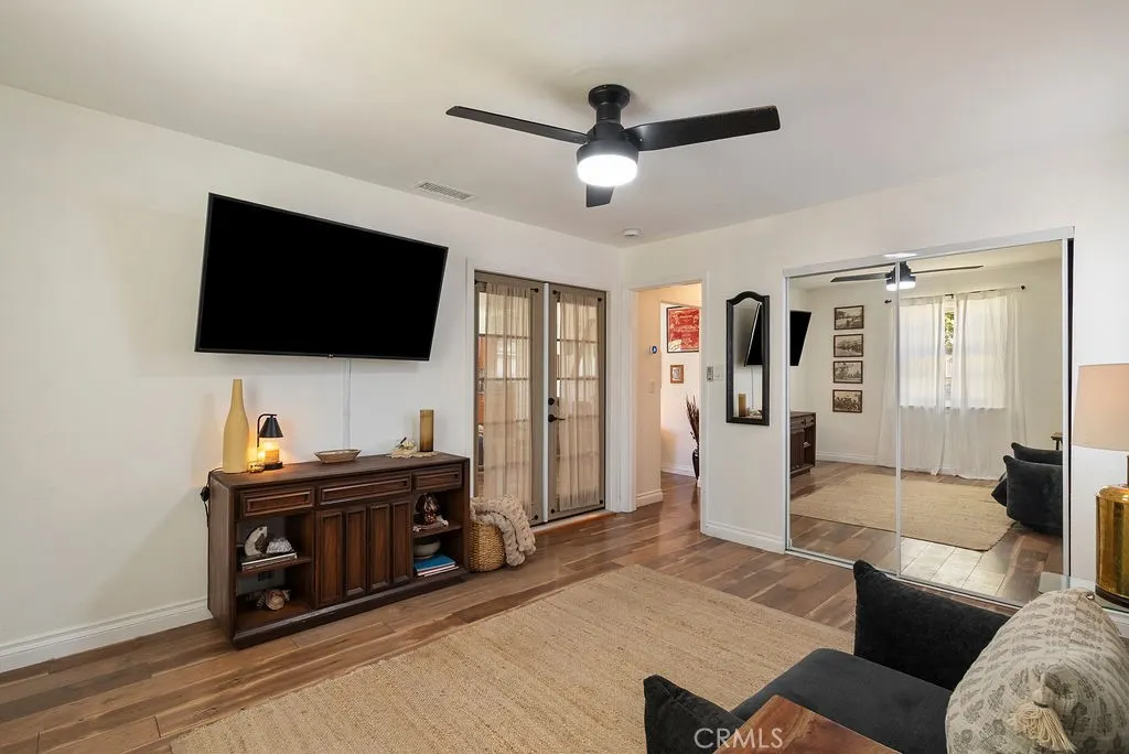 346 W Artesia