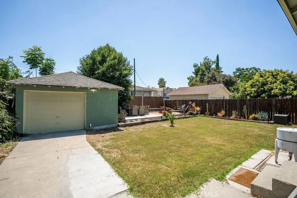 346 W Artesia