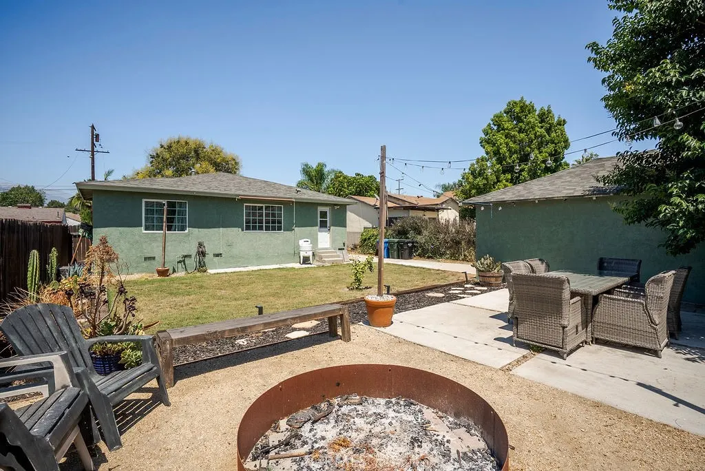 346 W Artesia
