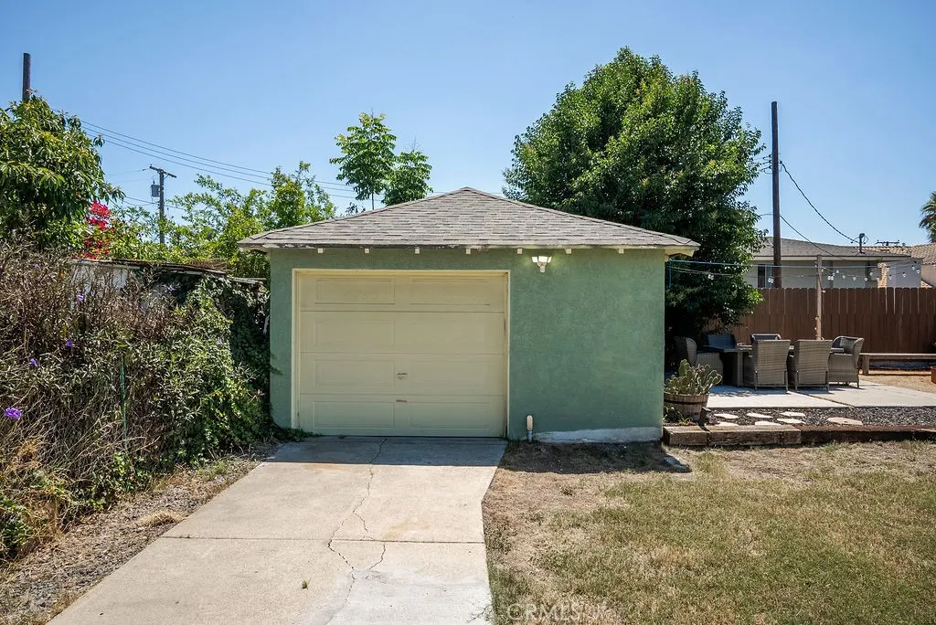 346 W Artesia