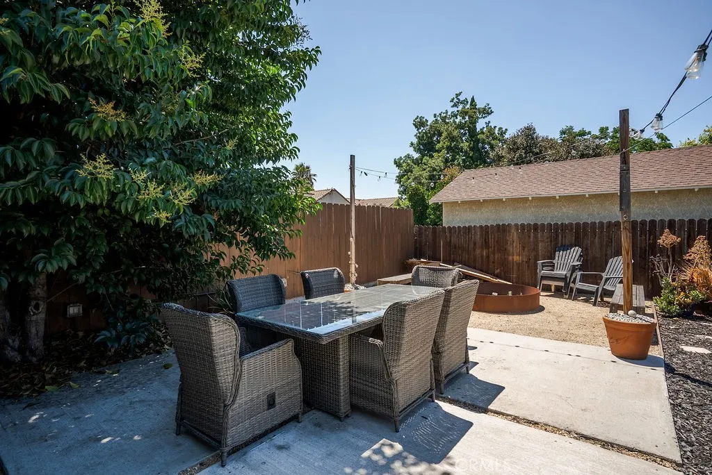 346 W Artesia