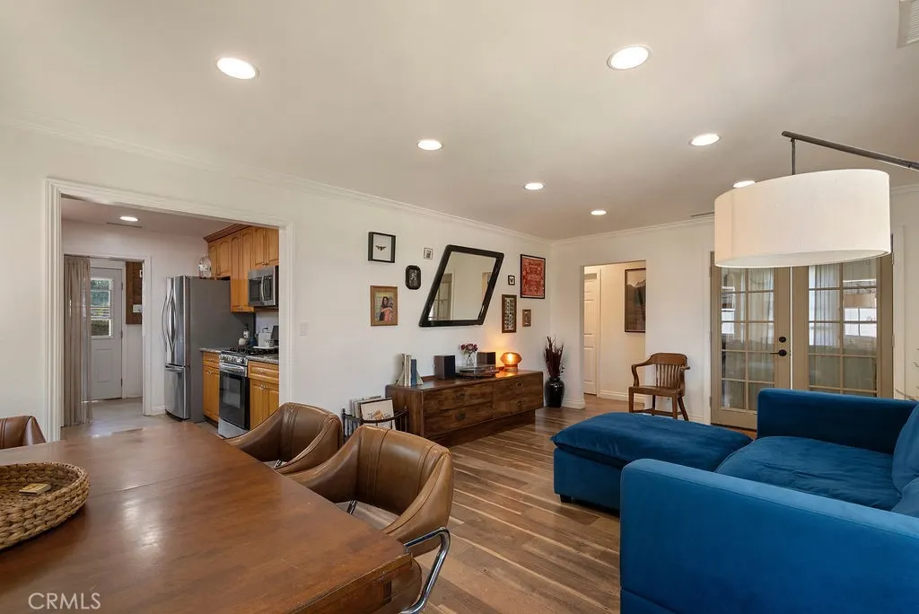 346 W Artesia