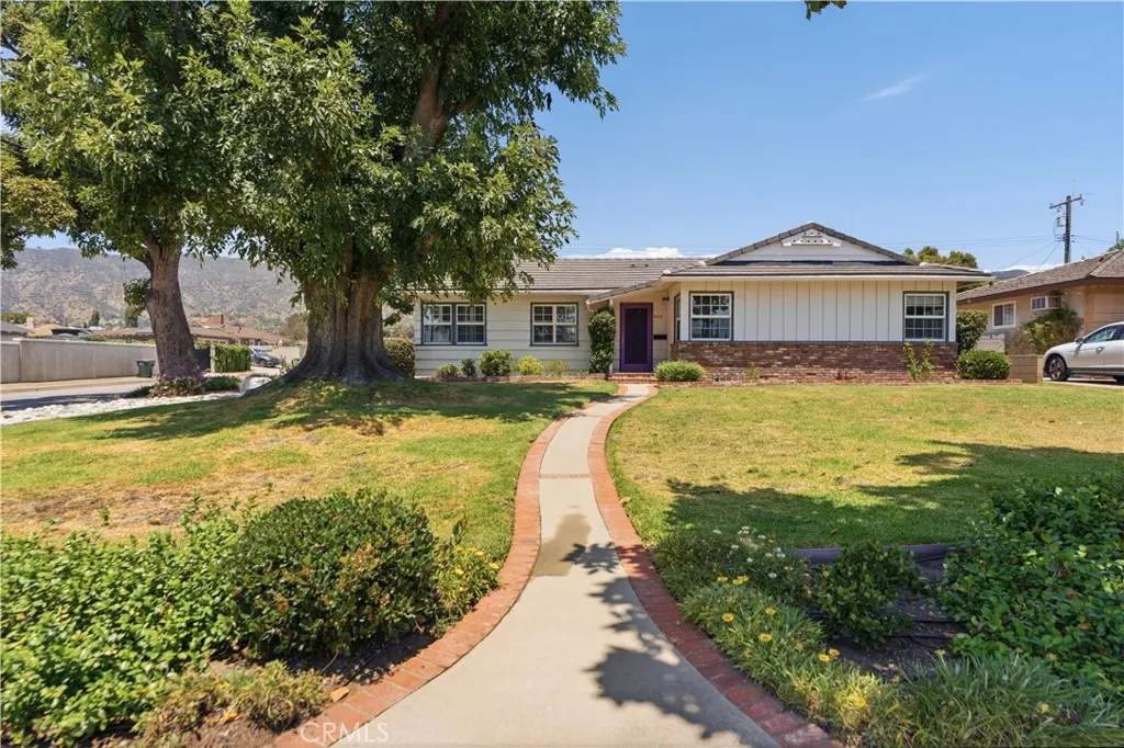 903 E Dalton